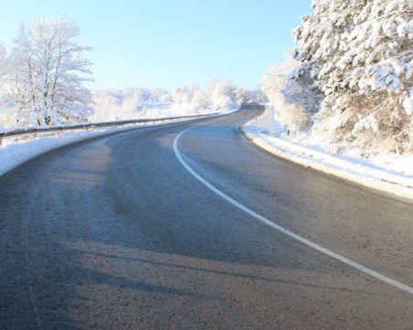 Катастрофа с автобус! 4 деца са пострадали