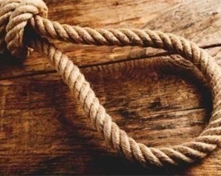 Обесен мъж откриха минувачи в софийски парк