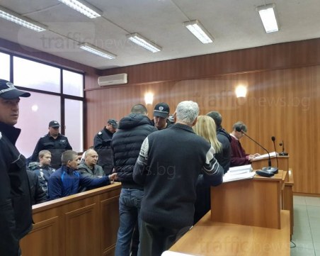 Убиец и крадец нападнаха сводник в затвора в Пловдив, взеха му телефона