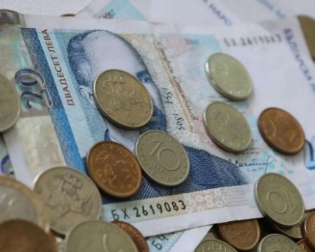 Нощният труд на полицаите струва... 25 стотинки на час