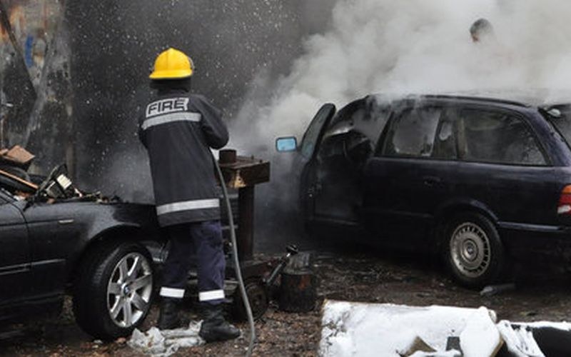 Печка подпали автосервиз, монтьор е в болница с изгаряния СНИМКИ