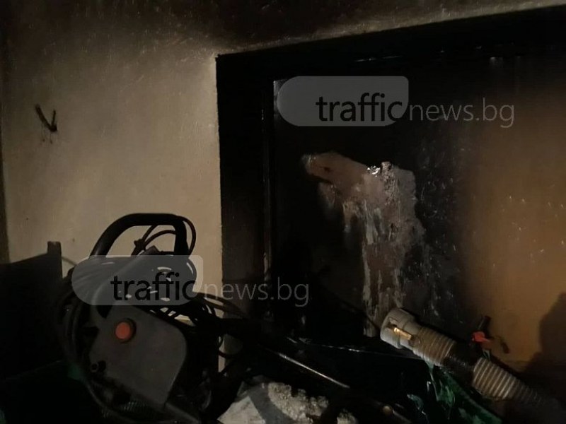 Подпалиха къщата на охранител от Пловдивско посред нощ, вътре спели двете му деца СНИМКИ