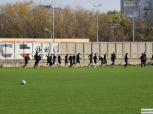 Локо без четирима срещу Верея днес