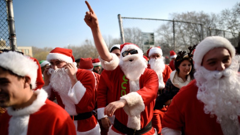 20 000 Дядо Коледовци се събраха за благотворителна акция