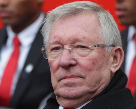 Раследват трима лекари заради сър Алекс Фергюсън