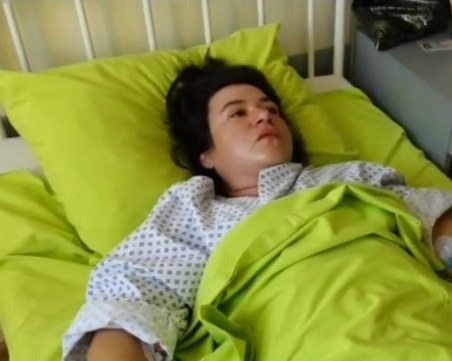 Жената паднала в дупка с вряла вода: Спаси ме съпругът ми