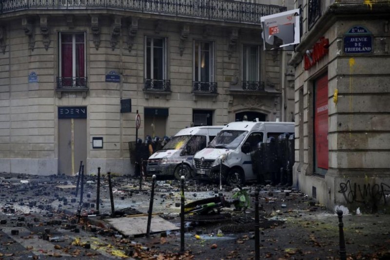 Погром в Париж след протестите! Френската столица като след война СНИМКИ и ВИДЕО