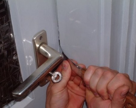 23-годишен претараши лекарски кабинет в болница в Пловдив