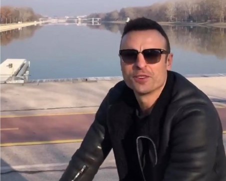 Бербатов се разходи с велосипед на Гребната база в Пловдив ВИДЕО