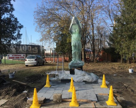 Голяма пловдивска компания подкрепи проекта за скулптурата на Аян Садъков ВИДЕО