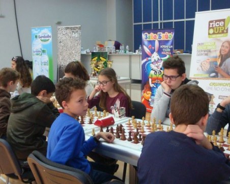 Надеждите на шахклуб Пловдив със 7 призови места от фестивала “Криле на интелекта“ СНИМКИ