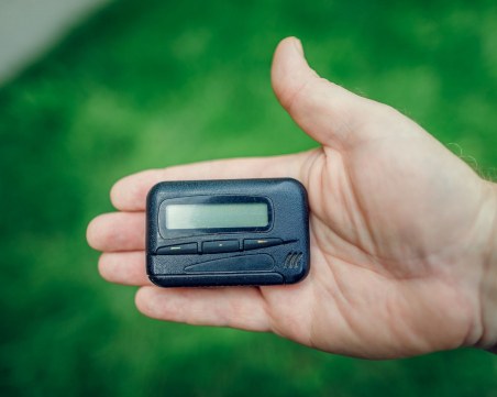 Спомняте ли си пейджърите? Техният живот скоро приключва