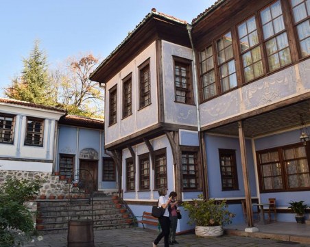 Започват празниците на светлината и надеждата в Стария град