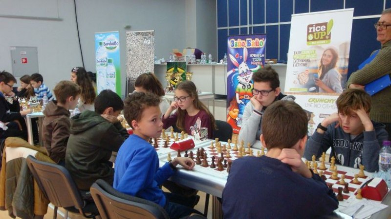 Надеждите на шахклуб Пловдив със 7 призови места от фестивала “Криле на интелекта“ СНИМКИ