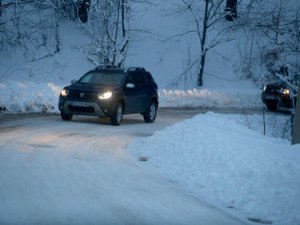 Какво не трябва да правим с колата си през зимата?