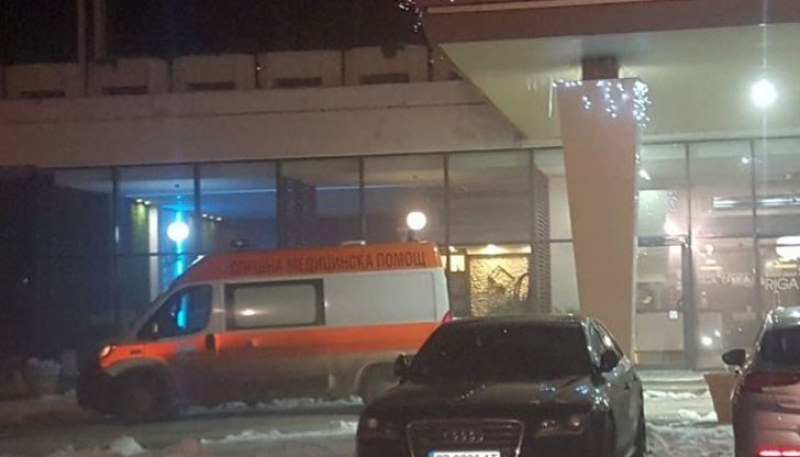 Жена падна от висок етаж на хотел, загина намясто