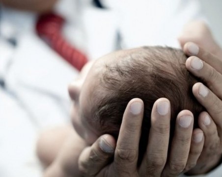 98 деца са вписани в Регистъра за осиновяване в област Пловдив от началото на годината