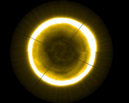 За пръв път заснеха северния полюс на Слънцето