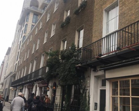 Лондон, Бейкър стрийт 221В! Шерлок Холмс продължава да получава писма на този адрес СНИМКИ