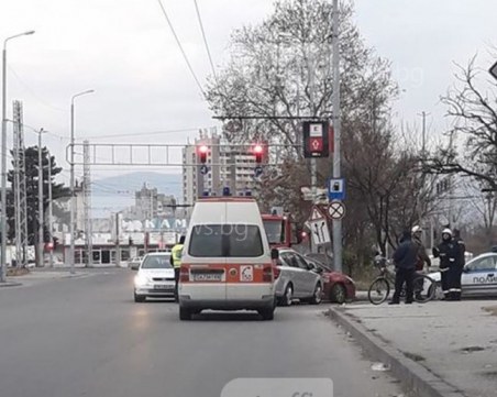 Шофьори на линейки стават парамедици