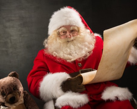 Уволниха учителка, казала на децата, че Дядо Коледа не съществува