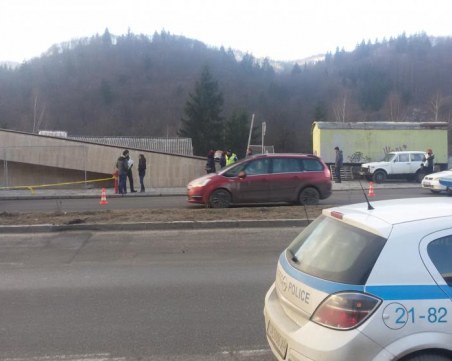 Жена е в болница след катастрофа в Смолян