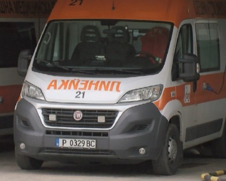 Автобус с деца катастрофира на Подбалканския път край Долно Камарци