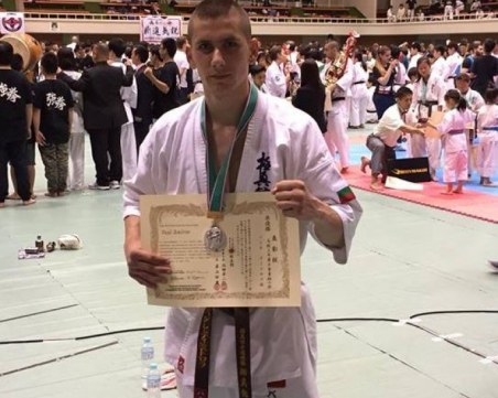 Каратист от Садово се класира на полуфиналите на Световното  киокушин