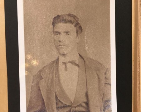 Показаха неизвестната снимка на Апостола