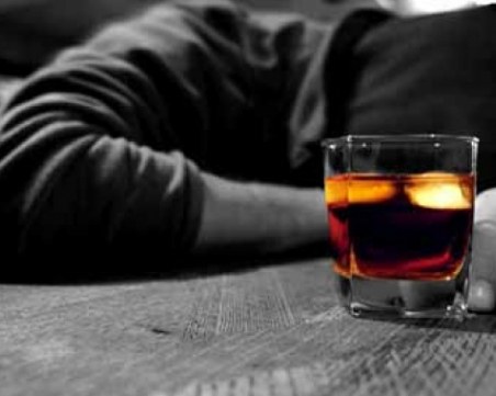 Лекар пиянствал 10 години, за да открие лек срещу махмурлука