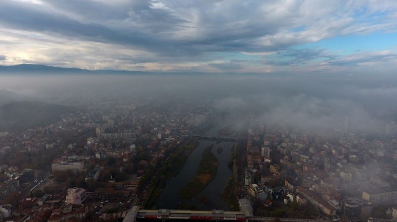 Опасен въздух в Пловдив и днес