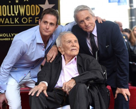 Легендарен актьор стана на 102 години!