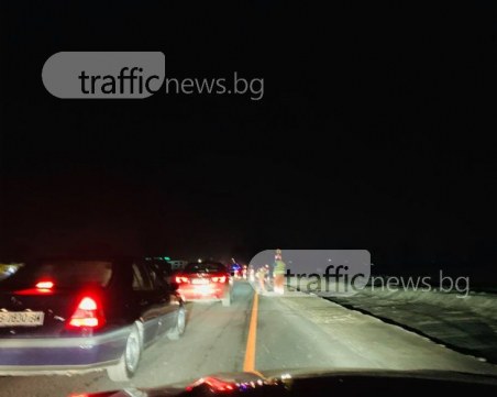 Огромни тапи задръстиха шосето за Асеновград СНИМКИ