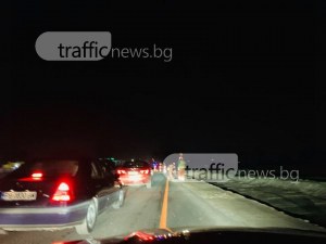 Огромни тапи задръстиха шосето за Асеновград СНИМКИ