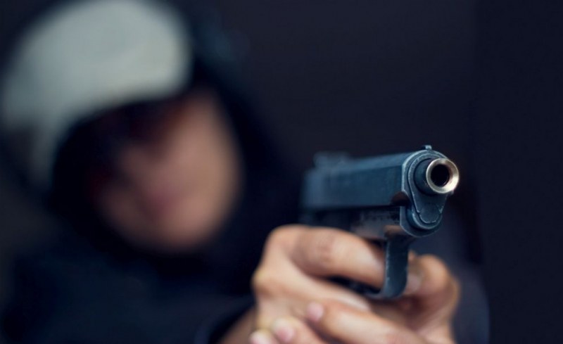 25-годишен е прострелян с пистолет Макаров, издирват извършителя