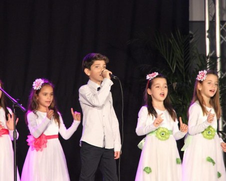 Пловдивска вокална формация на финал на Детска мелодия на годината СНИМКИ