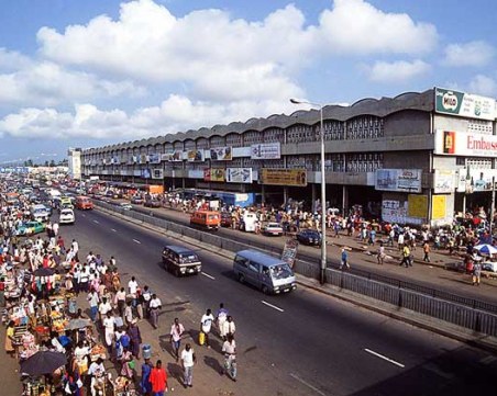 Ученички са изнасилени при брутално нападение от чернокожи в Гана