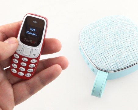 Вижте най-малкия телефон в света, който дори има Facebook СНИМКИ