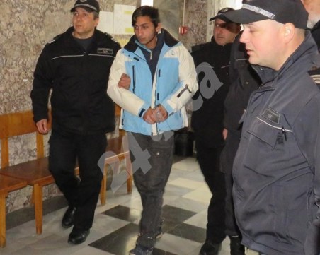 18-годишният убиец и насилник в съда: Ще слушам баща ми и няма да излизам никъде