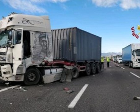 Български шофьор загина при катастрофа между три тира в Италия ВИДЕО и СНИМКА