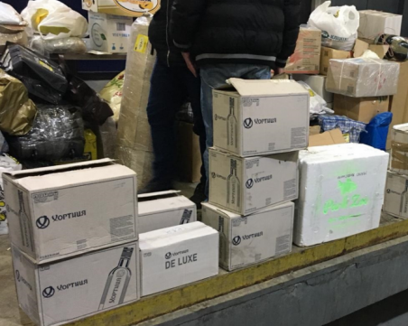 Екзотични рибки, птици и контрабанден алкохол са иззети ГКПП-Дунав мост