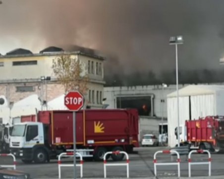 Голям пожар в Рим, градът е обгазен ВИДЕО