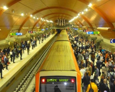 Труп на човек на метростанция Сердика стресна гражданите
