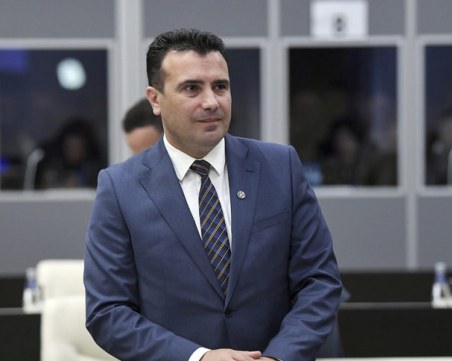 Заев отговори на Каракачанов: Да говоря македонски език е мое право