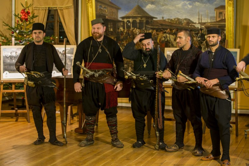 Хайдути превзеха Етнографския музей в Пловдив СНИМКИ