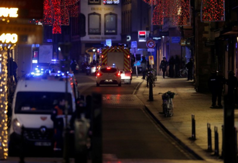 Втора жертва на стрелбата в Страсбург, чуват се нови изстрели