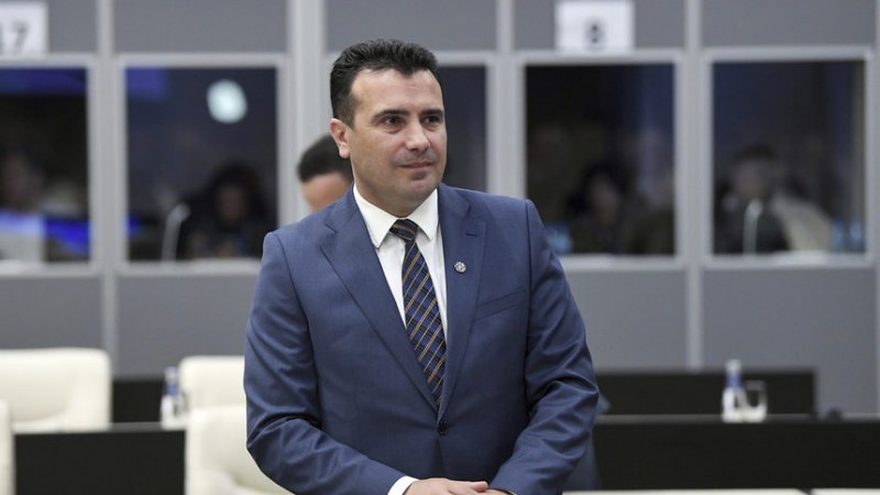 Заев отговори на Каракачанов: Да говоря македонски език е мое право