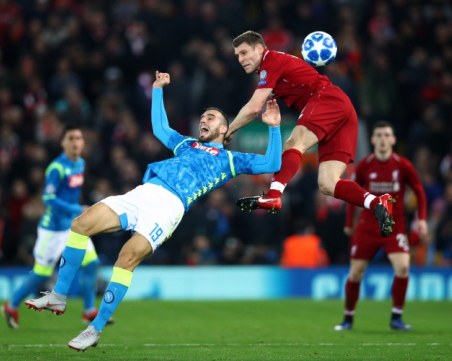 Ливърпул изхвърли Наполи в шоу на Анфийлд, радост и за Тотнъм