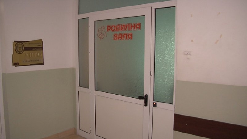 Лекарката, обвинена в смъртта на бебето в Сливен, излезе в болничен