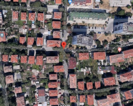 Къща се наводни в Смирненски, спряха водата в района